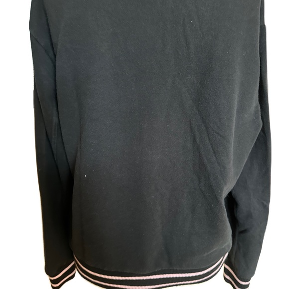 Fila Black sweatshirt With Multicolor Letters. Size Medium - Picture 2 of 7